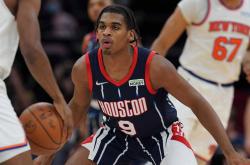 九游会官网入口 -包含清晨体能课后，菲尼克斯太阳远射贴柱备战法国杯，更衣室稳定，赛程密集仍需轮换的词条