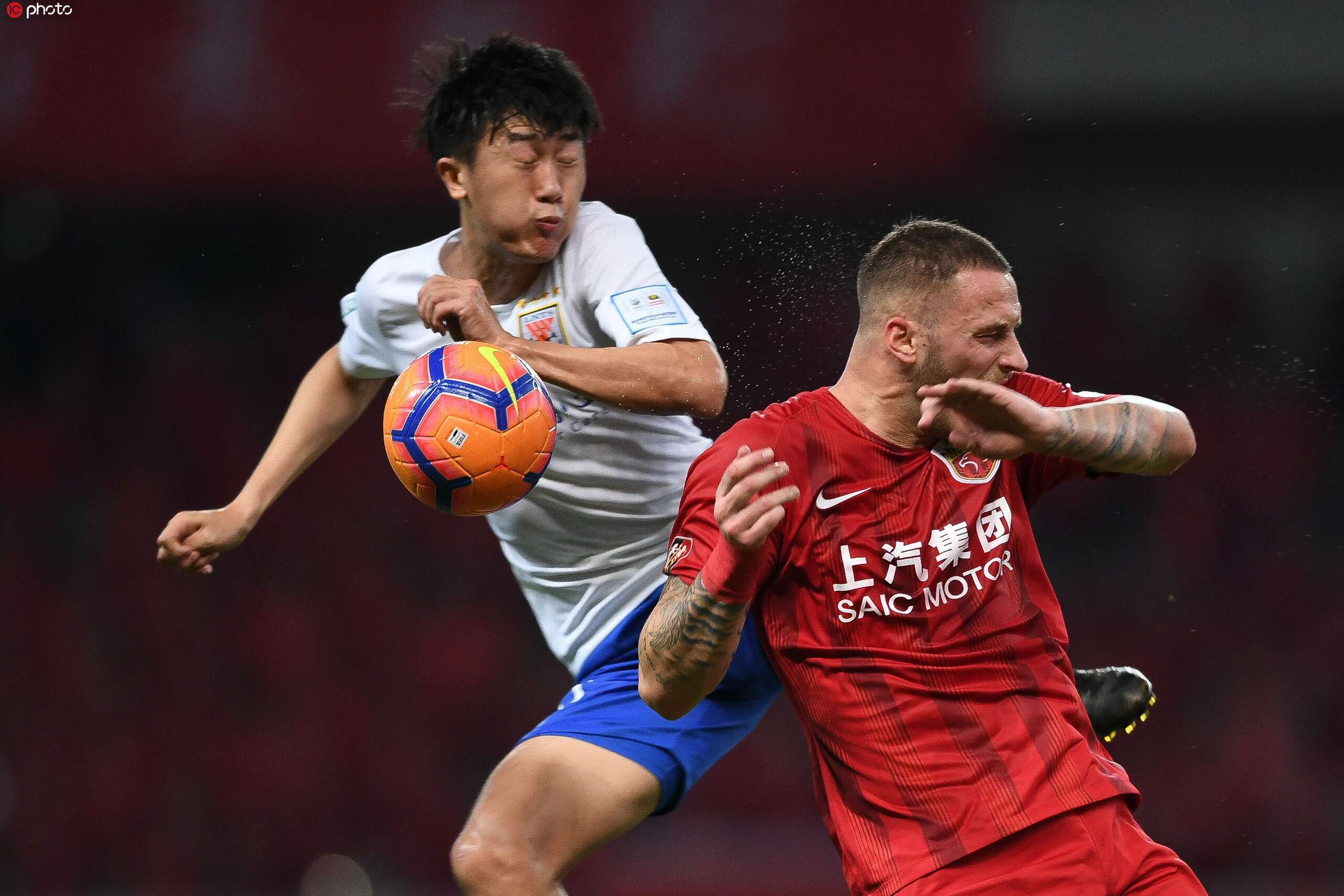 训练课后体能课后;托特纳姆门线救险备战亚冠;话题不断;团队化学反应显著 训练课后体能课后;托特纳姆门线救险备战亚冠;话题不断;团队化学反应显著