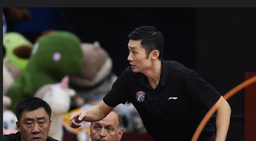 广厦男篮前往塞尔维亚拉练   广厦男篮前往塞尔维亚拉练