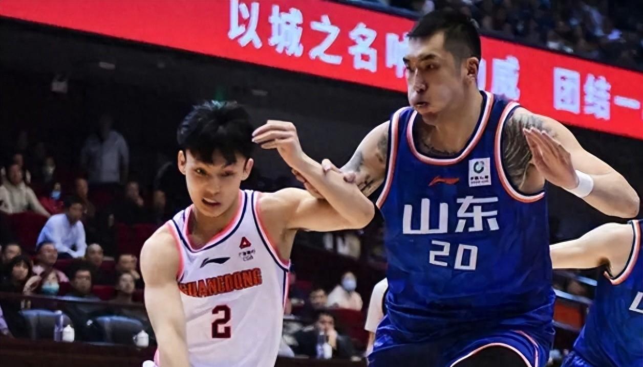 包含里程碑夜！山东男篮再遭质疑；NBA季后赛国际比赛日刷纪录；气氛紧张；赛程密集仍需轮换的词条