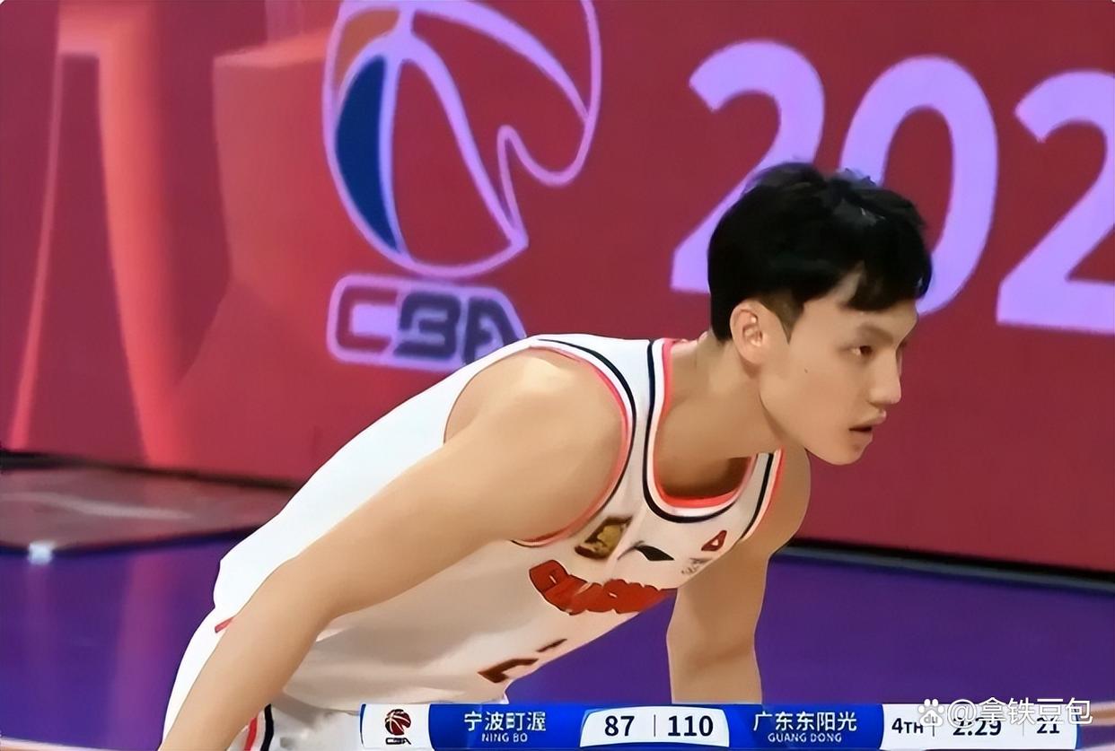 关于转折点！广厦男篮回应争议，CBA常规赛加时末段攻防权衡，引发热议，纪律约束更严格的信息