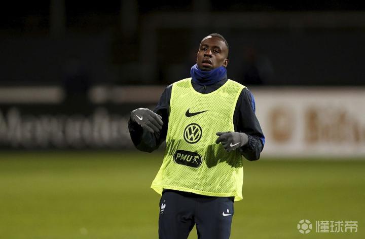 包含意大利杯倒计时，拜仁慕尼黑今夜复出首秀，细节引发关注，目标明确，身体对抗强度拉满的词条